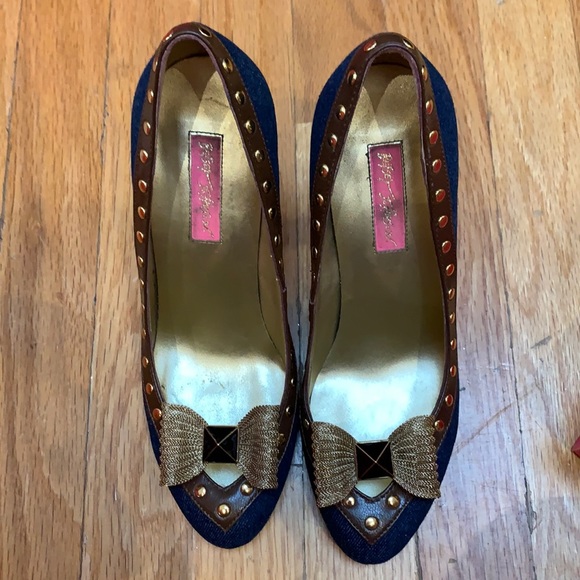 Denim and brown studded wooden heel pump - Picture 1 of 10